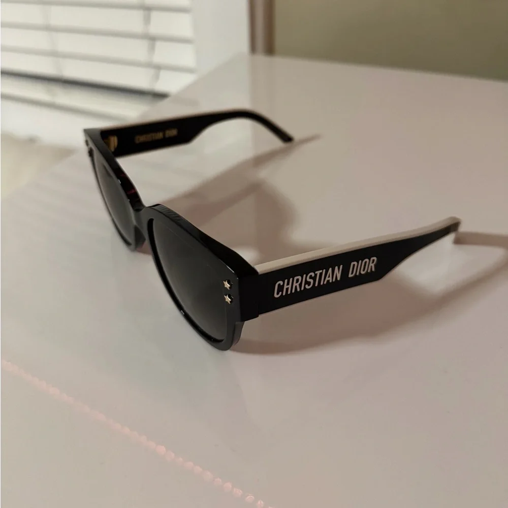 Women’s Christian Dior Sunglasses - Picture 3 of 4